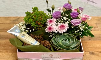 Mother’s Day 2019 Gift Idea by Flowers and Greens